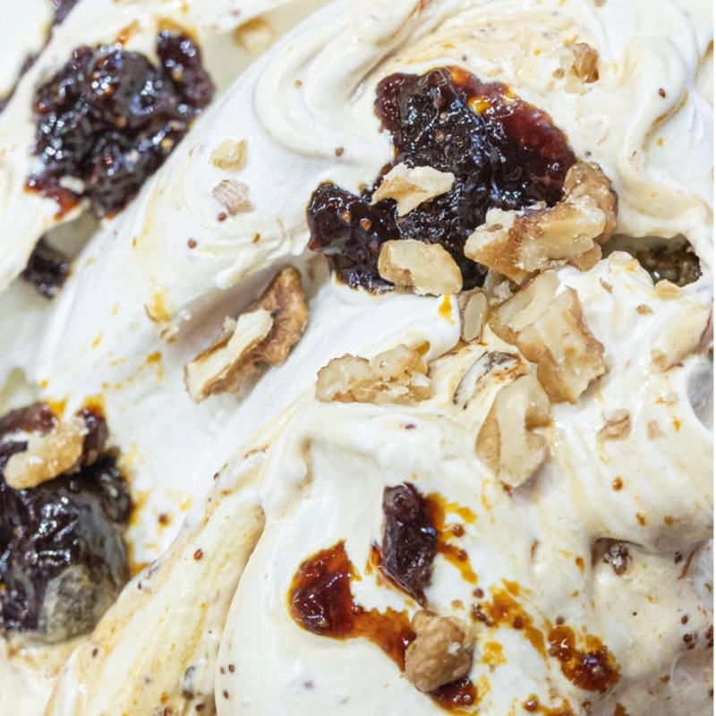 Ricotta, fichi caramellati e noci